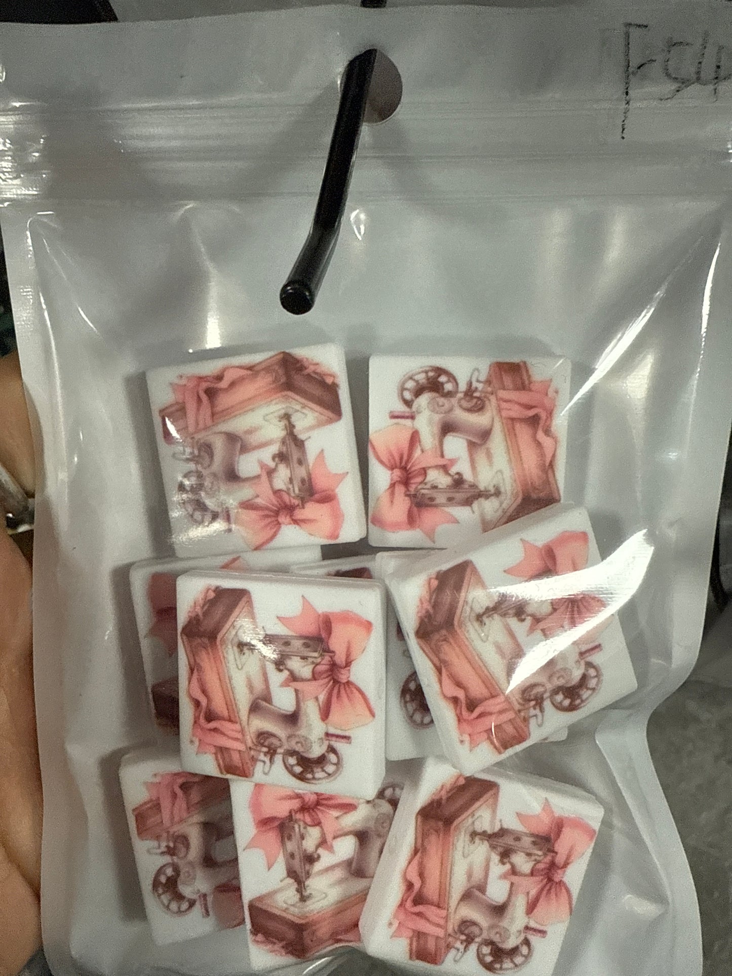 F542 $4/10 pcs
