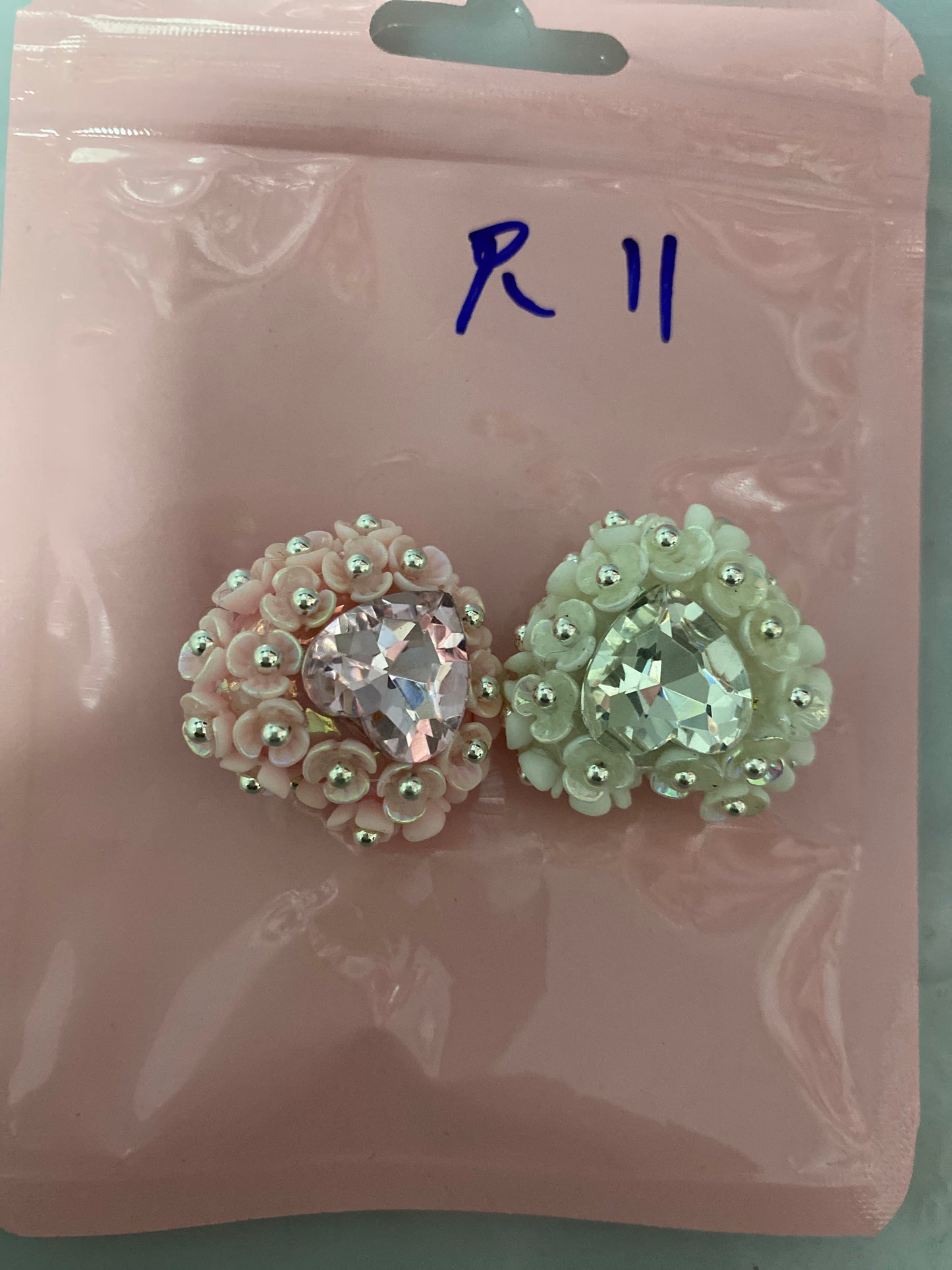 R11 $3/2pcs