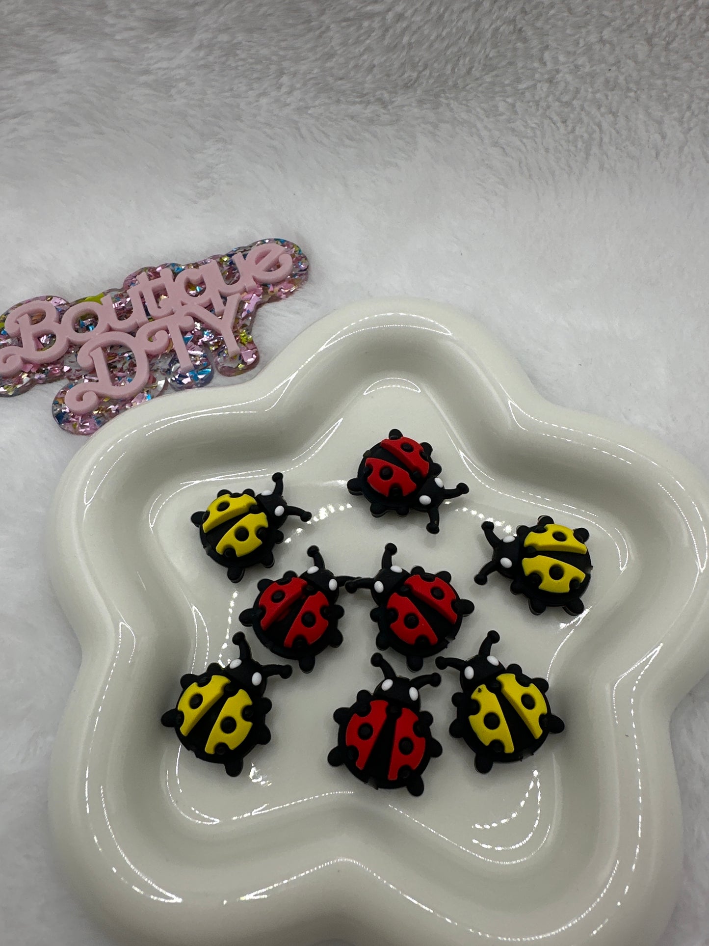F44. $4/8pcs
