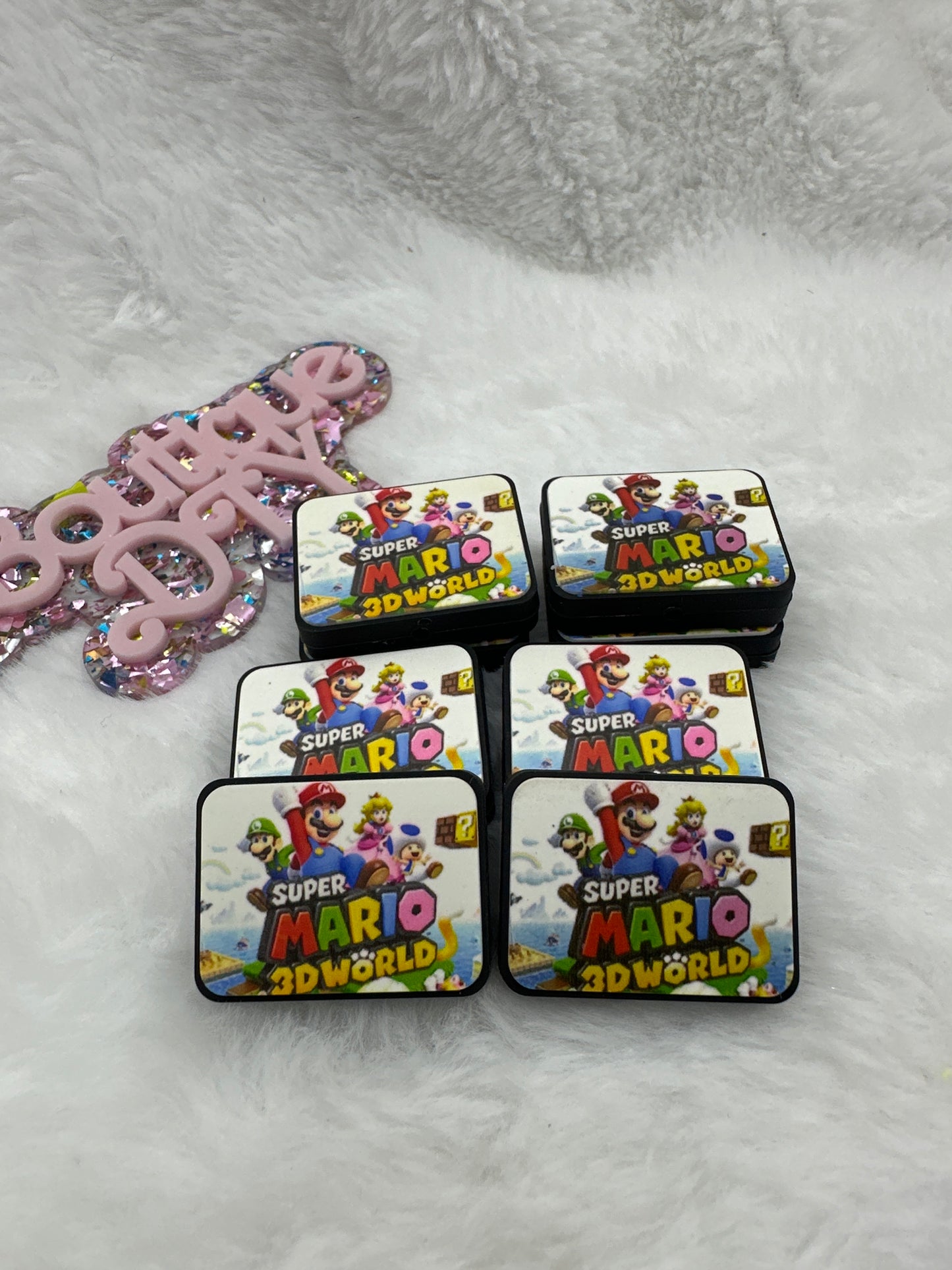 F747: $4/8pcs