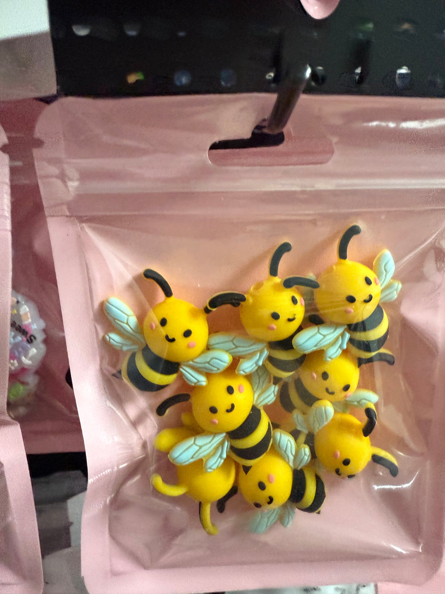 F25 Bee $4/8pcs