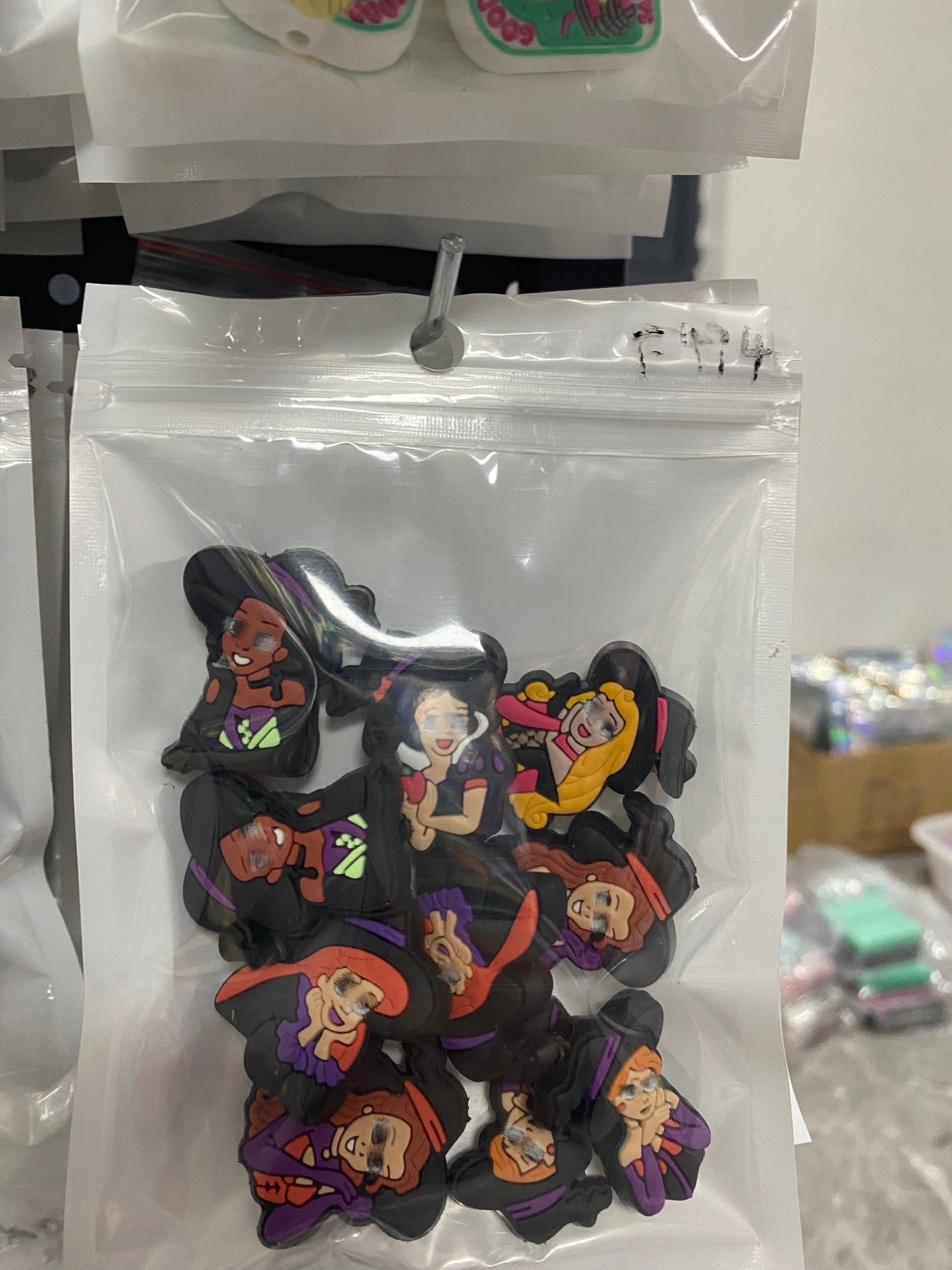 F474 $4/10pcs