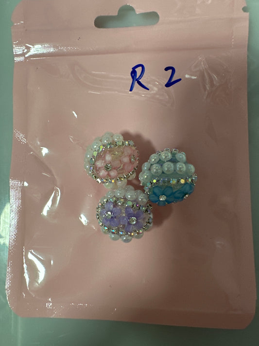 R2 $3/3pcs