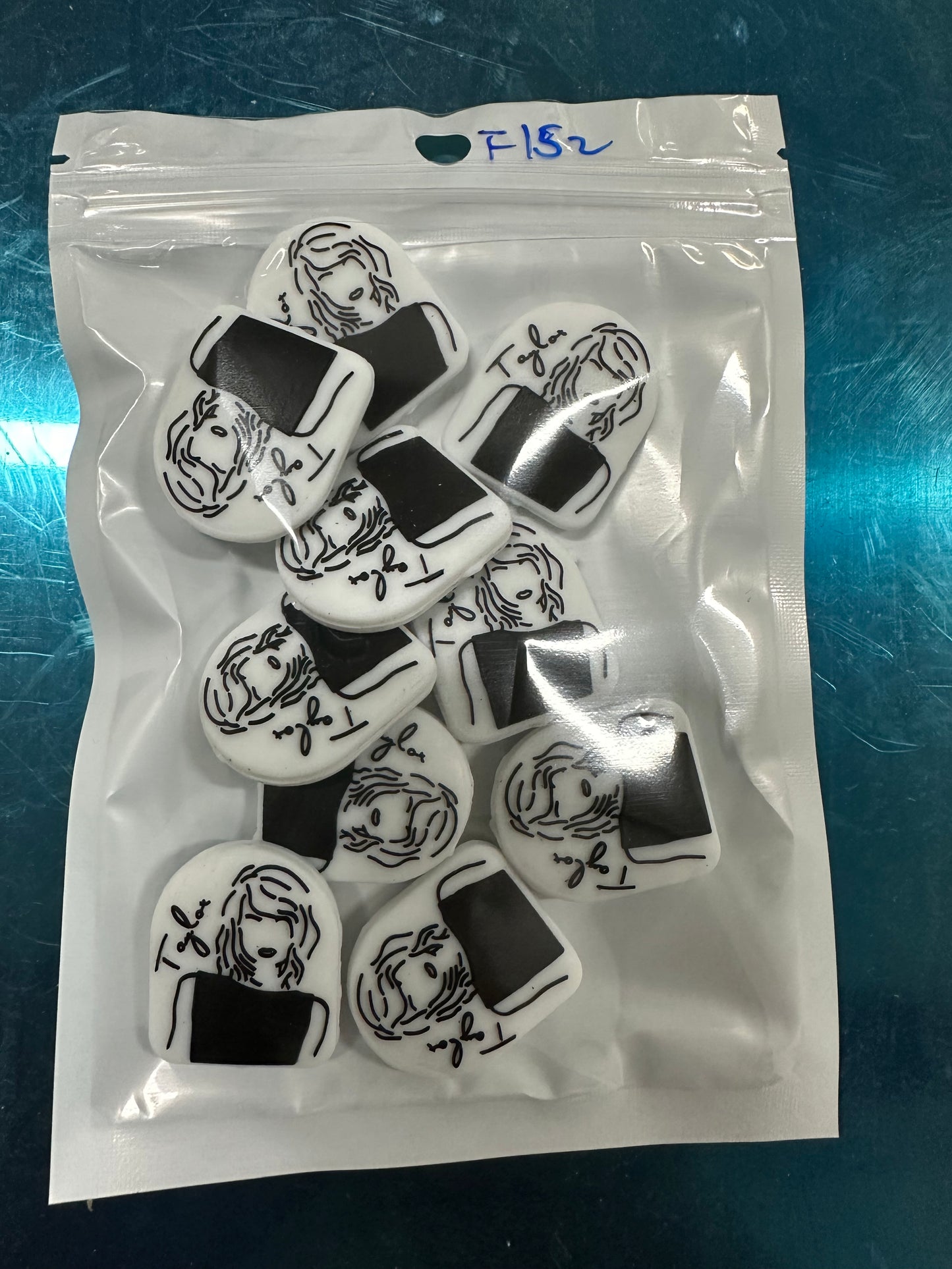 F152 $4/10pcs