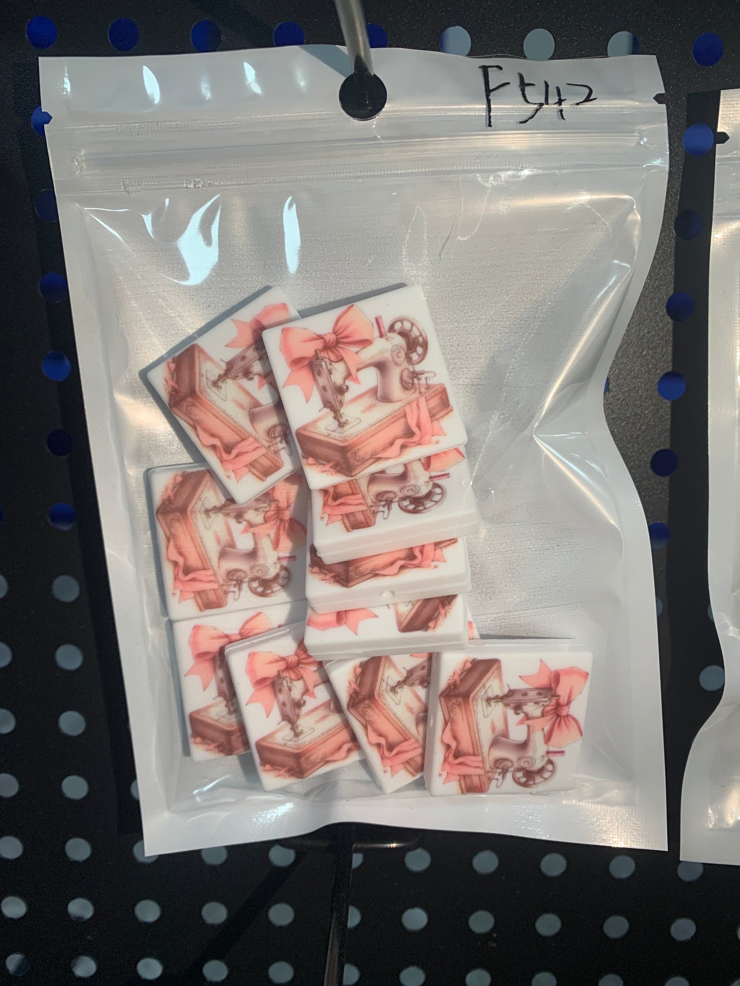 F542 $4/10pcs