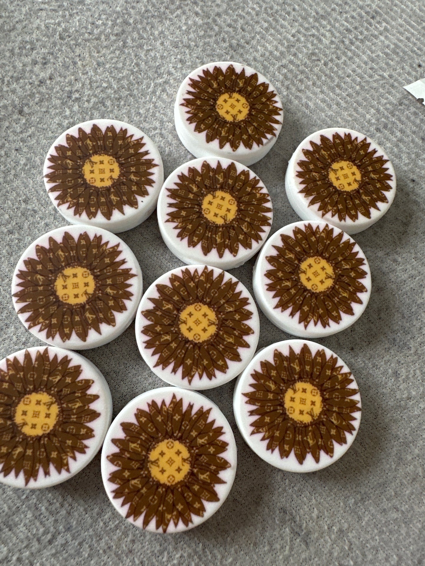 F642:$4/10pcs
