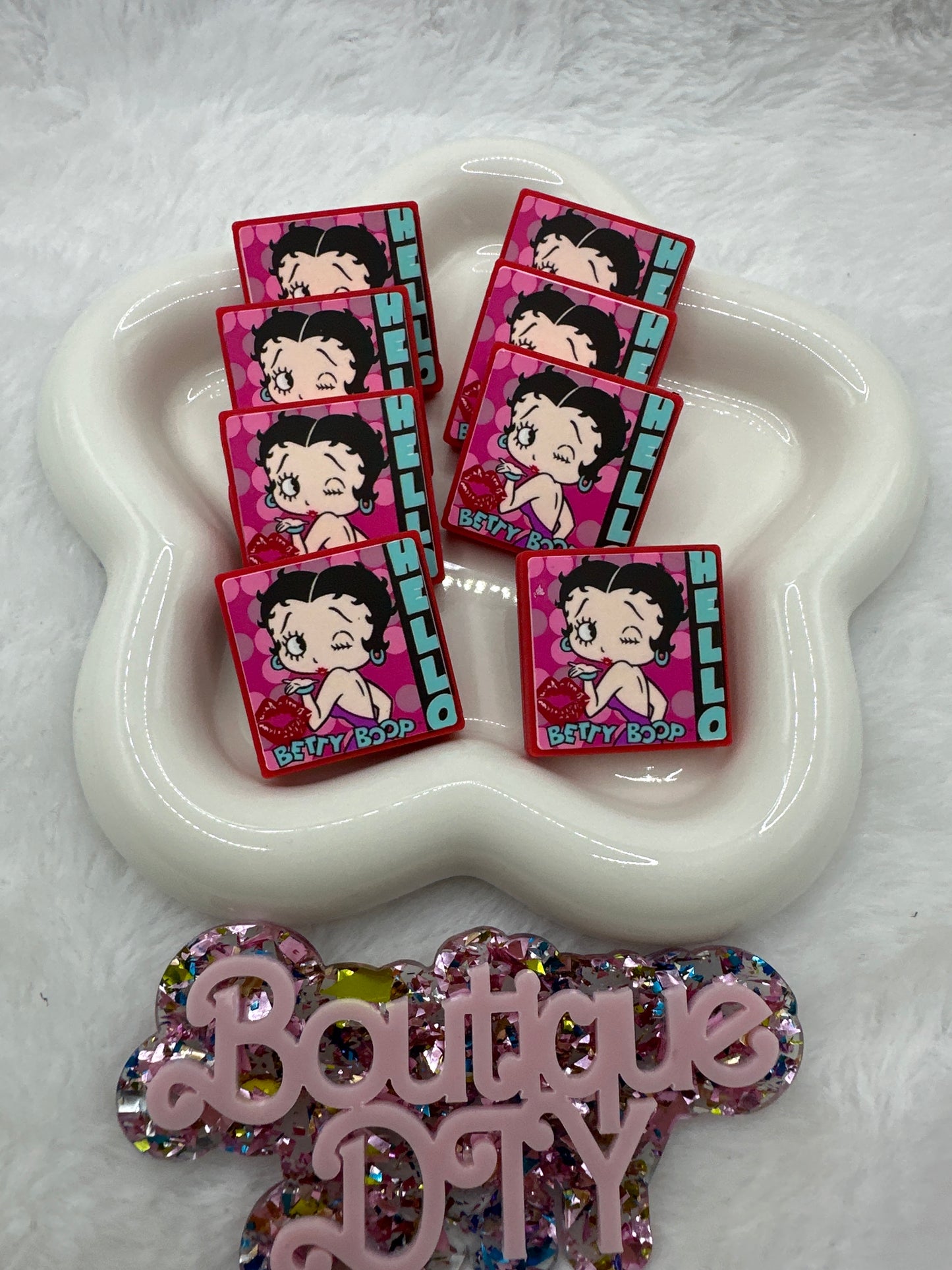 F990 $5/8pcs