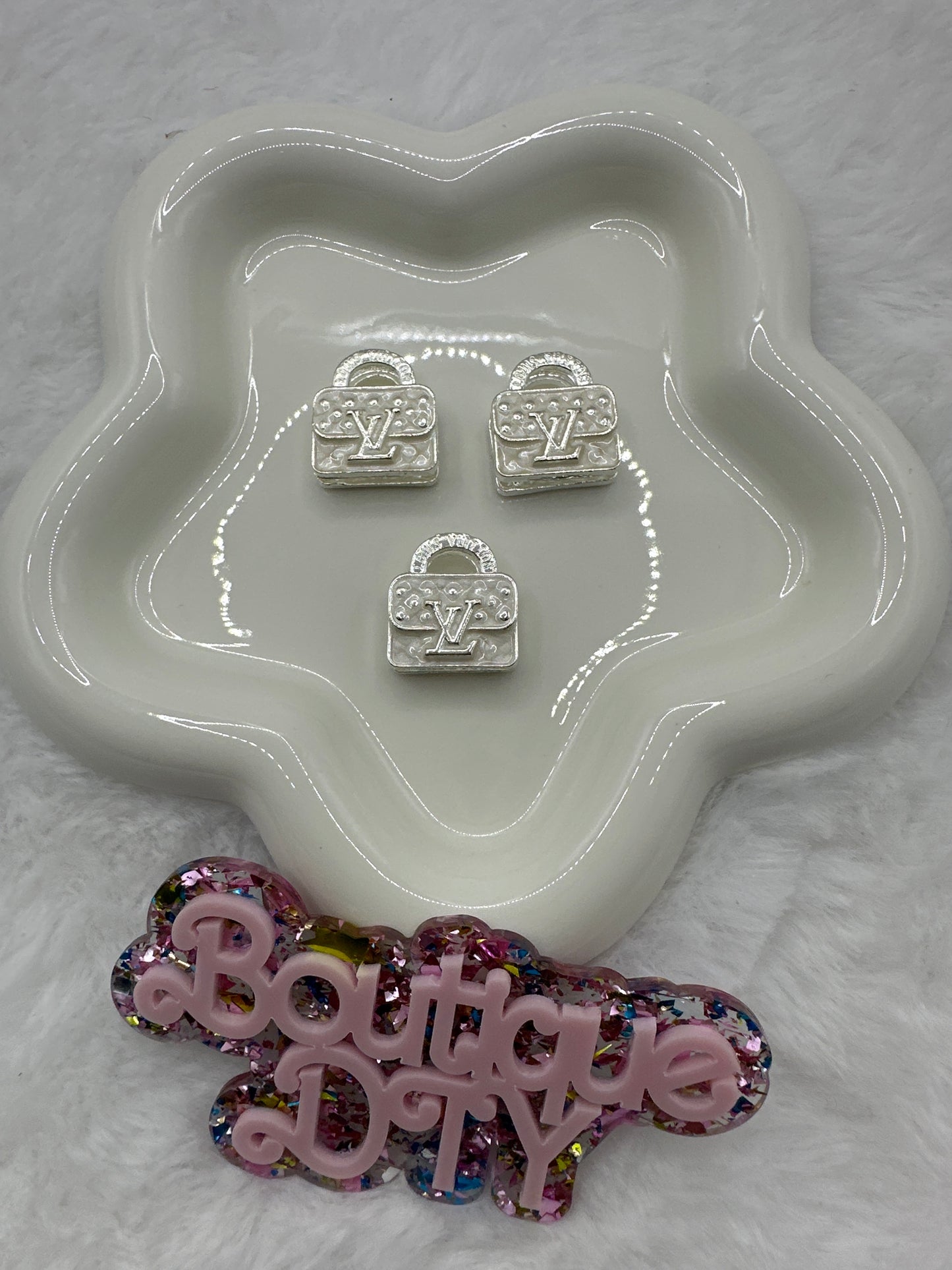 R49 LV Bag $3/3pcs